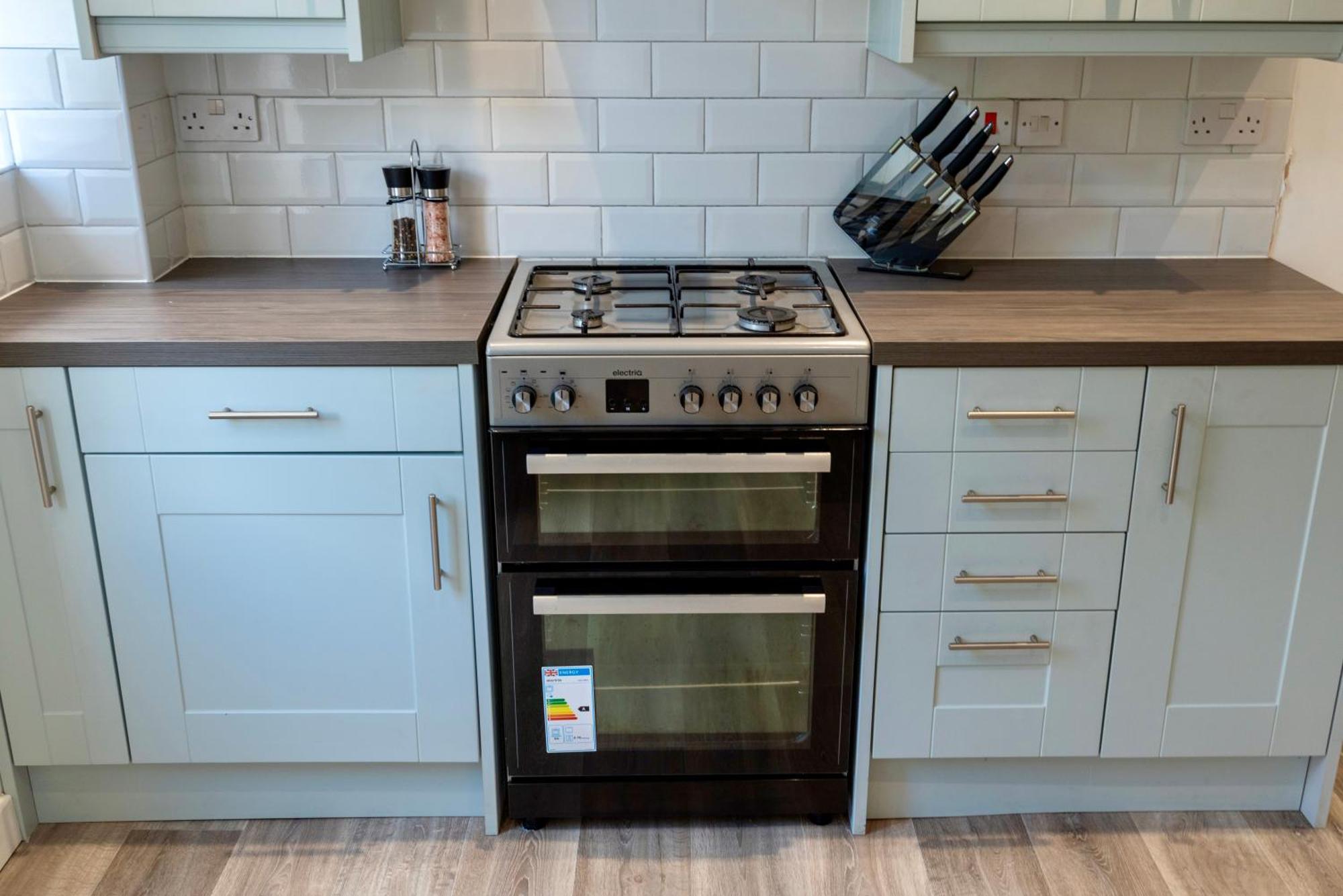 Double Room In Refurbished 5 Bed Home With Wifi And Tv BW Room 4 솔리헐 외부 사진