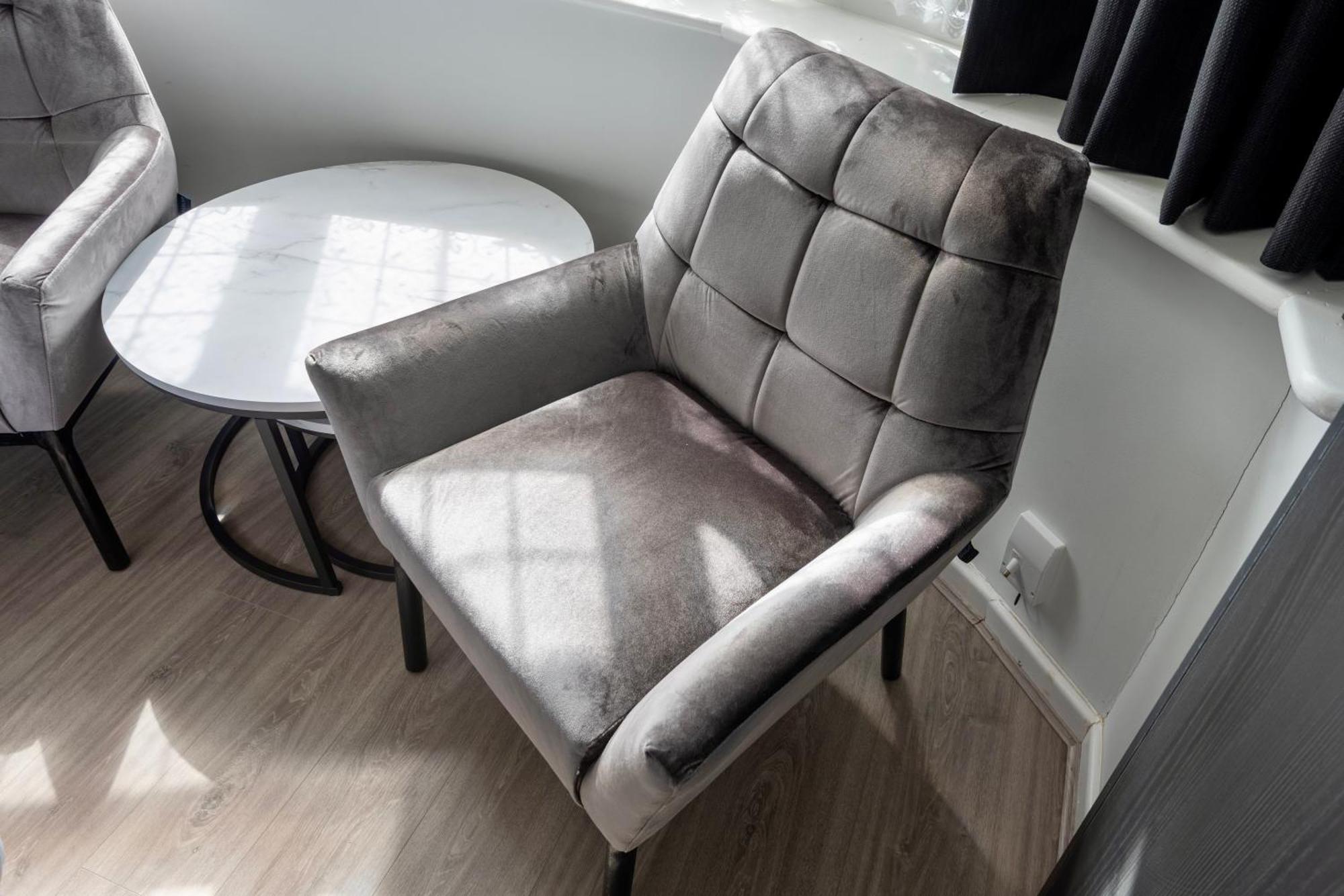 Double Room In Refurbished 5 Bed Home With Wifi And Tv BW Room 4 솔리헐 외부 사진