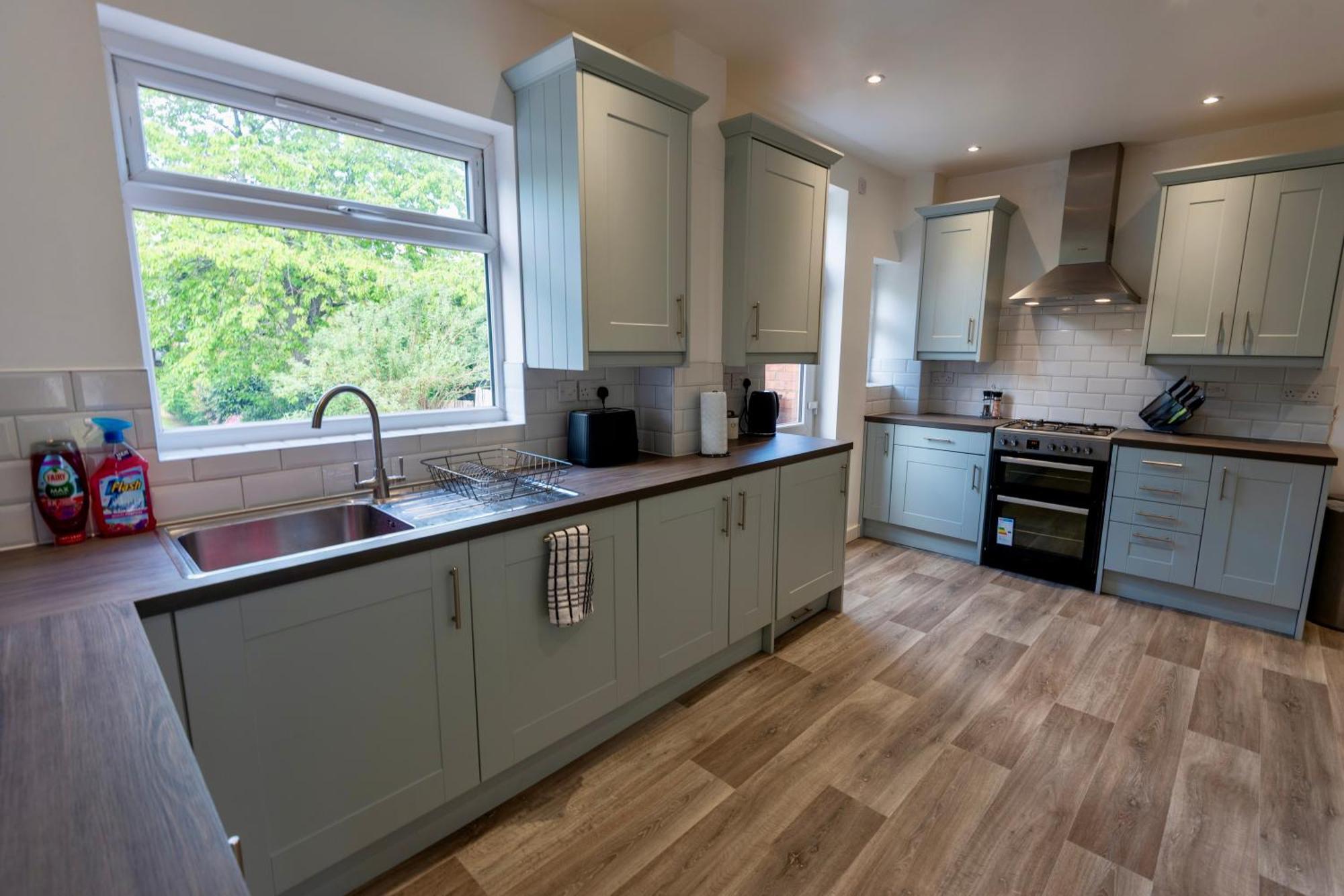 Double Room In Refurbished 5 Bed Home With Wifi And Tv BW Room 4 솔리헐 외부 사진